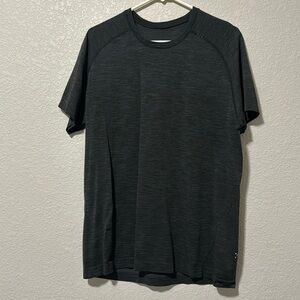 Lululemon Metal Vent Tech Size L